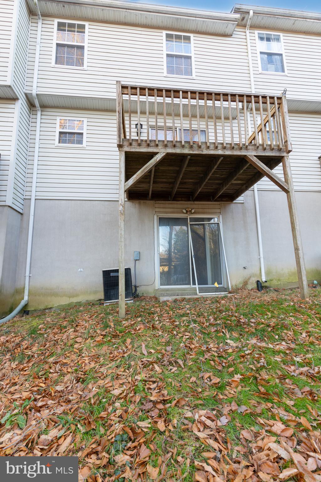 DUCK HARBOUR - Residential Lease