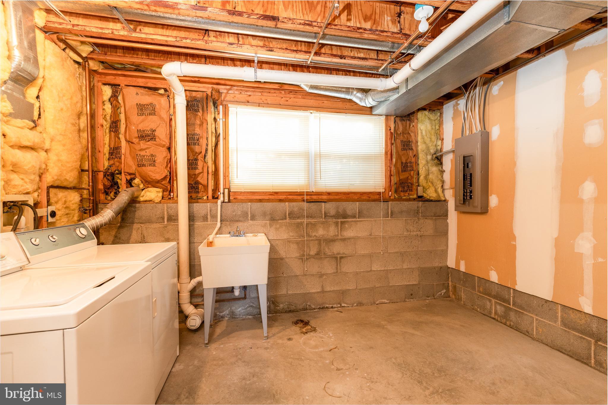 DUCK HARBOUR - Residential Lease