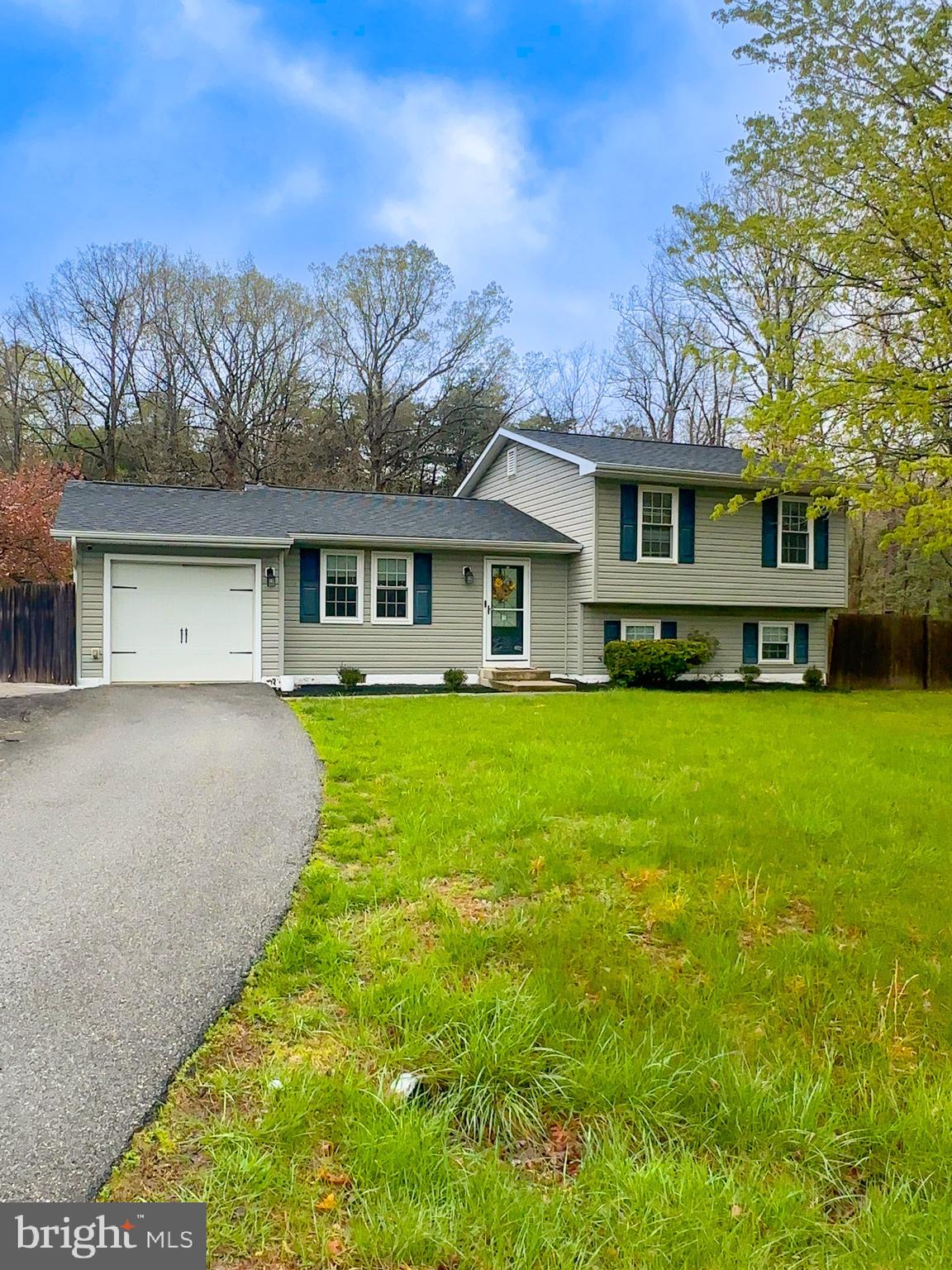 Welcome to this beautifully renovated 4-bedroom, 3-bathroom split-level home in the heart of Waldorf, MD! Updated in 2021, this home boasts a stunning open floor plan, perfect for modern living. The gourmet kitchen features a large island, sleek countertops, and ample cabinet space—ideal for cooking and entertaining.
Enjoy the best of both worlds with hardwood floors and plush carpeting throughout. The spacious front and backyard offer plenty of room for outdoor relaxation, gardening, or entertaining guests.
Conveniently located near shopping, dining, and entertainment in both Waldorf and Brandywine, this home offers easy access to everything you need. Priced to sell, this gem won’t last long—schedule your tour today!
Home is sold "As Is" Seller will make no repairs!