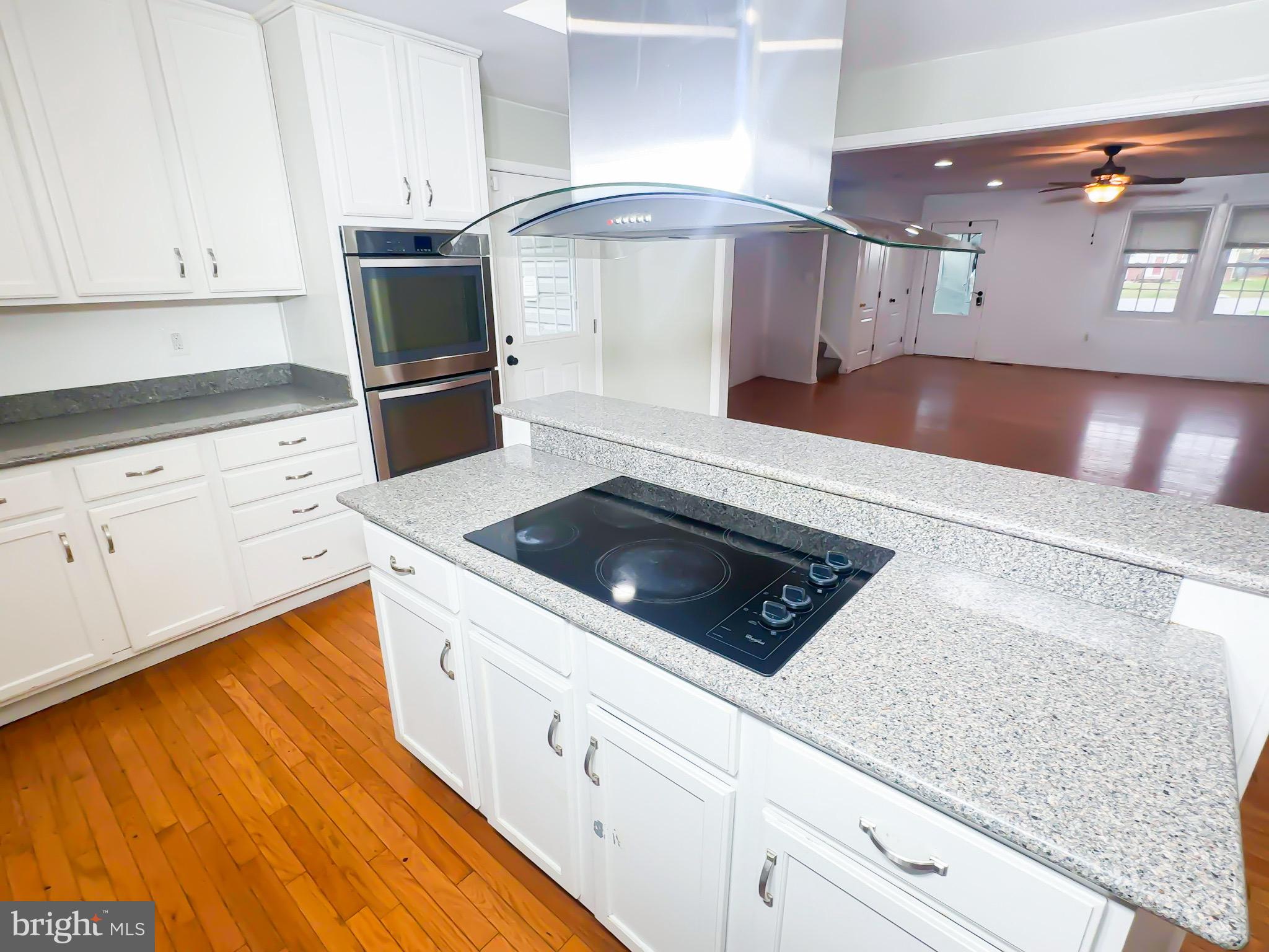 2204 HOLLY OAK COURT