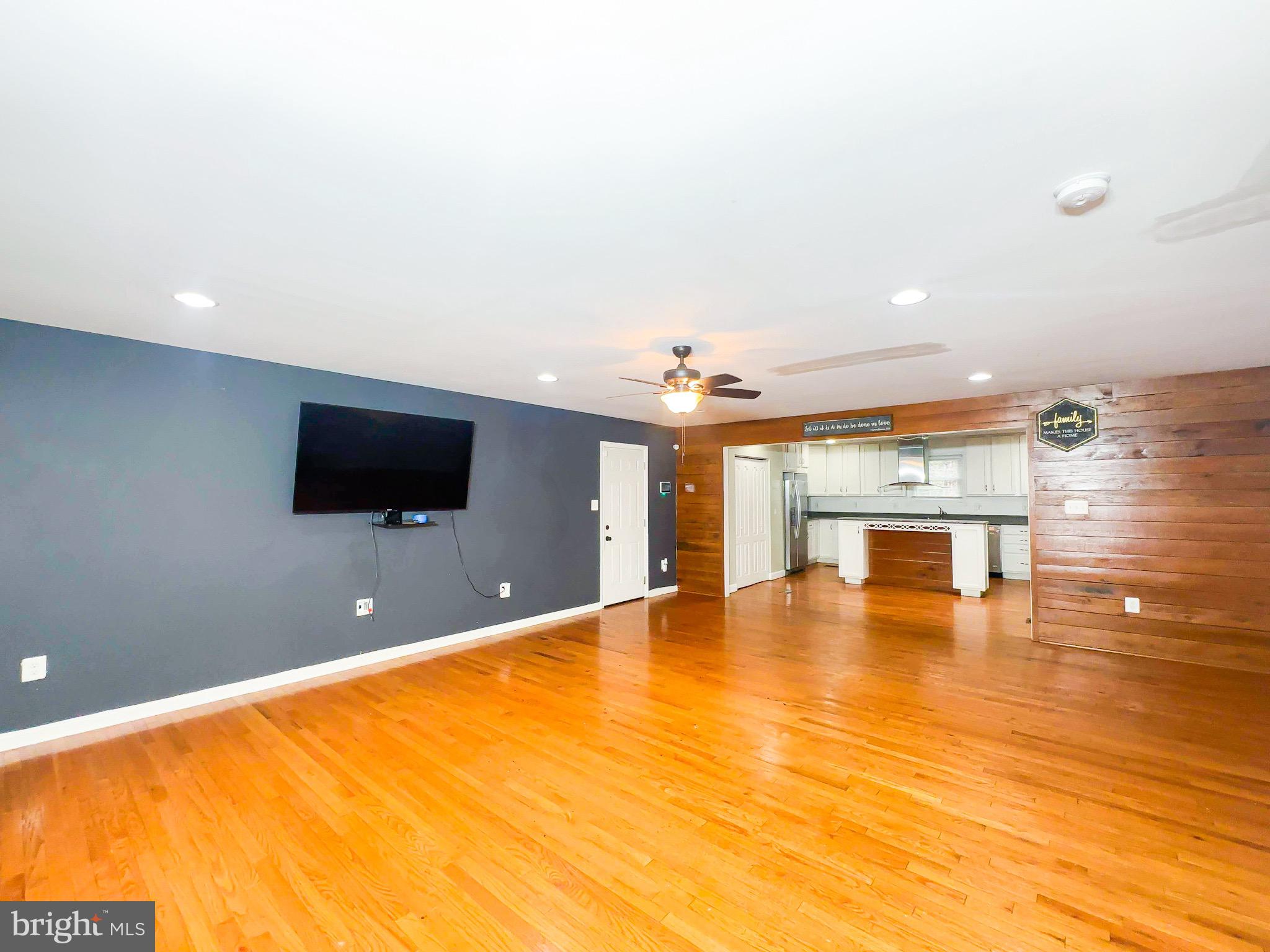 WHITE OAK VILLAGE SUB - Residential