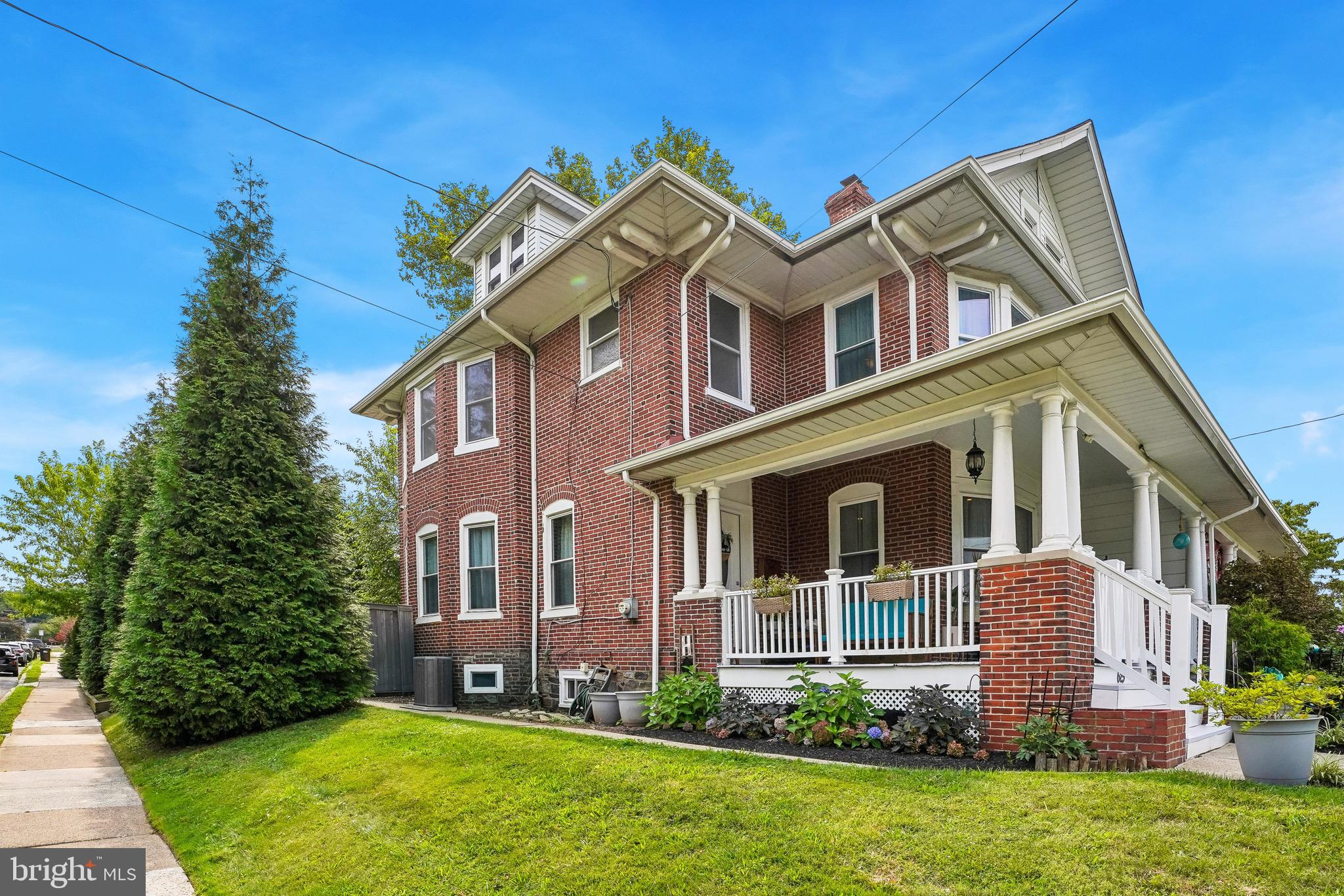 625 E WALNUT STREET