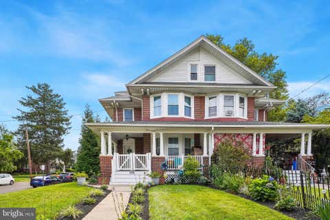 Townhouse For Sale - 625 E Walnut Street<br/> NORTH WALES, PA 19454