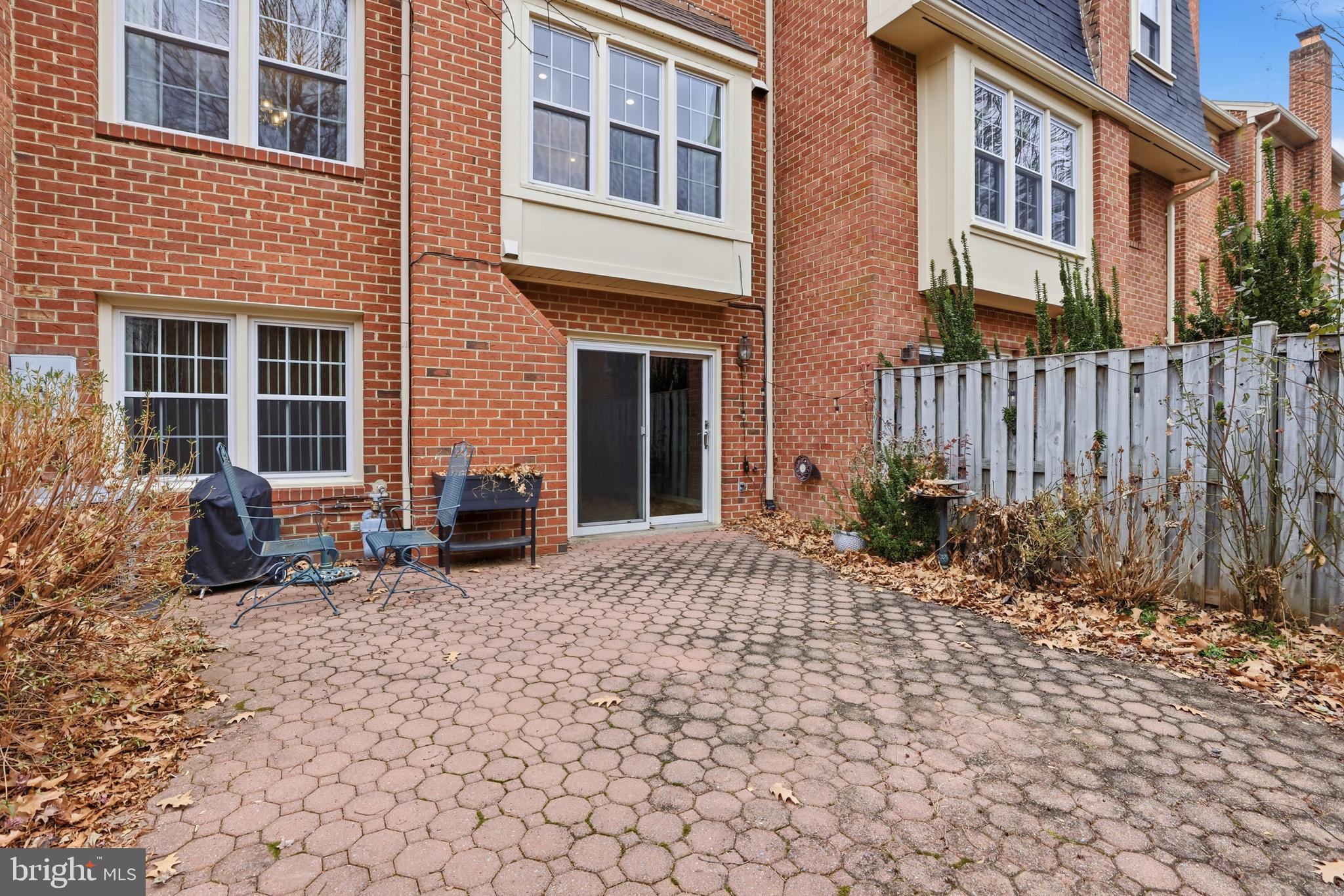 CONCORD VILLAGE - Residential Lease