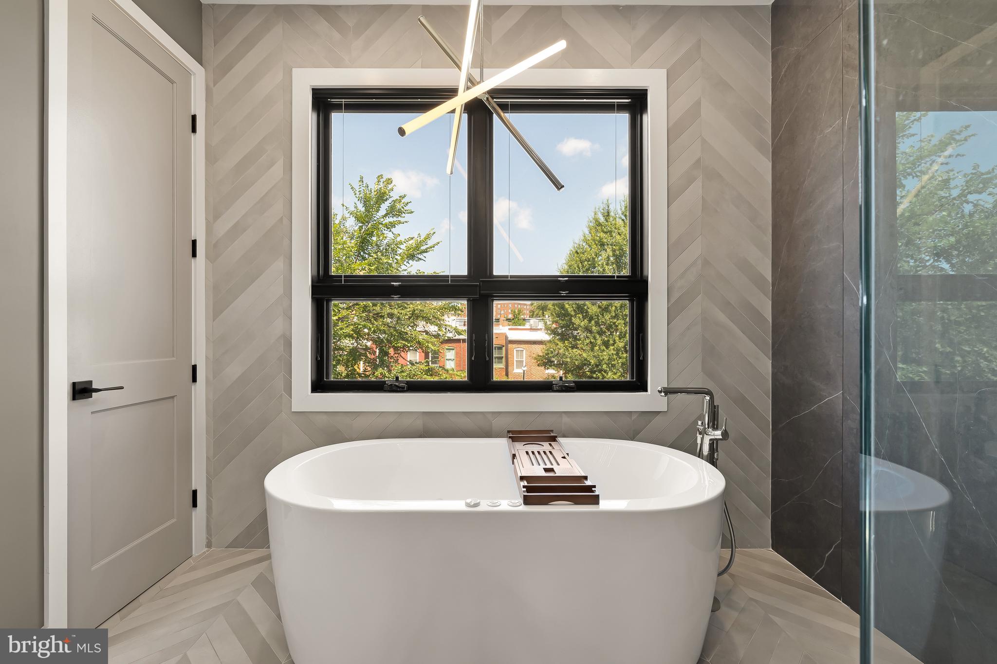 LOGAN CIRCLE - Residential