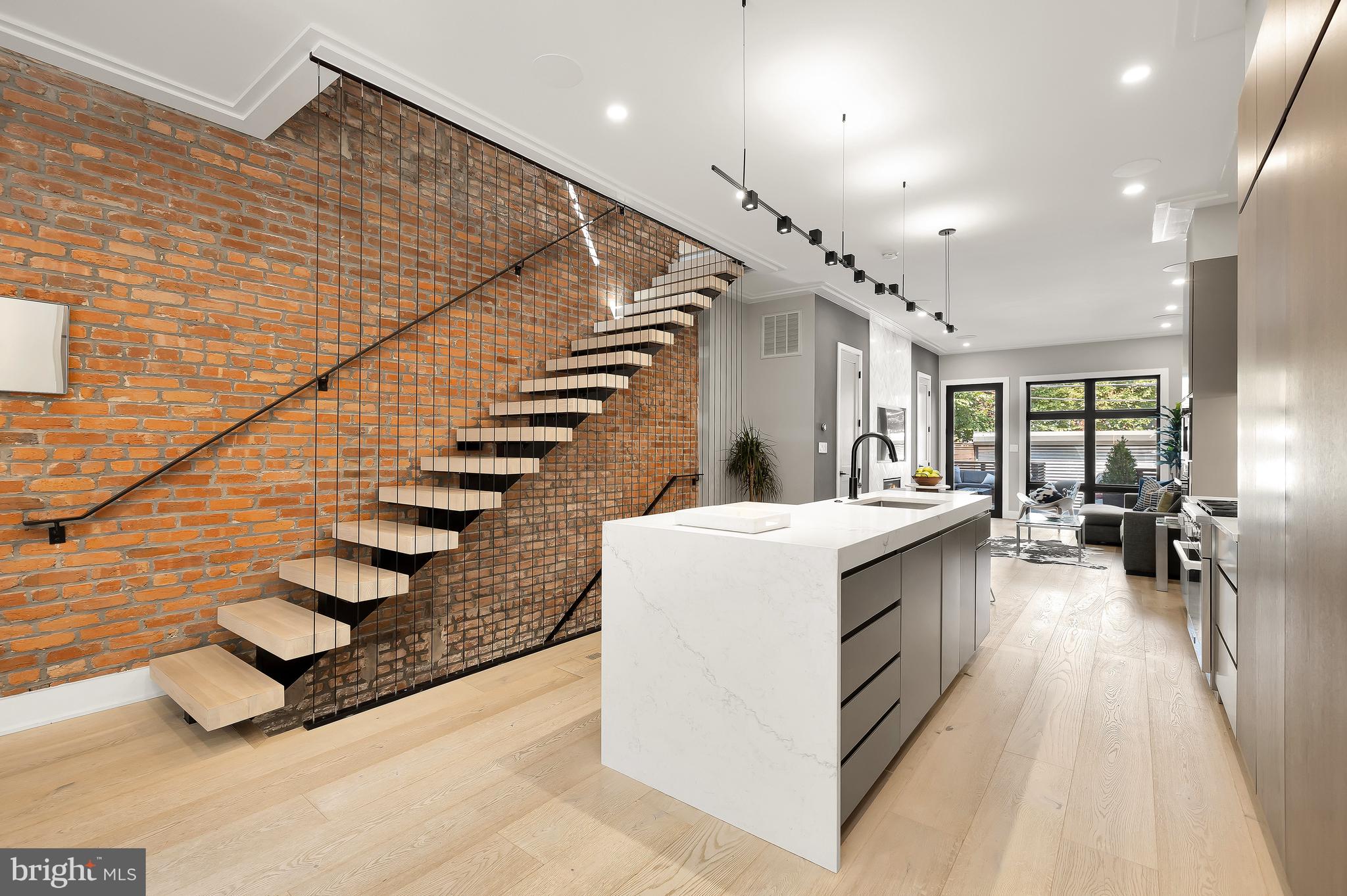 LOGAN CIRCLE - Residential