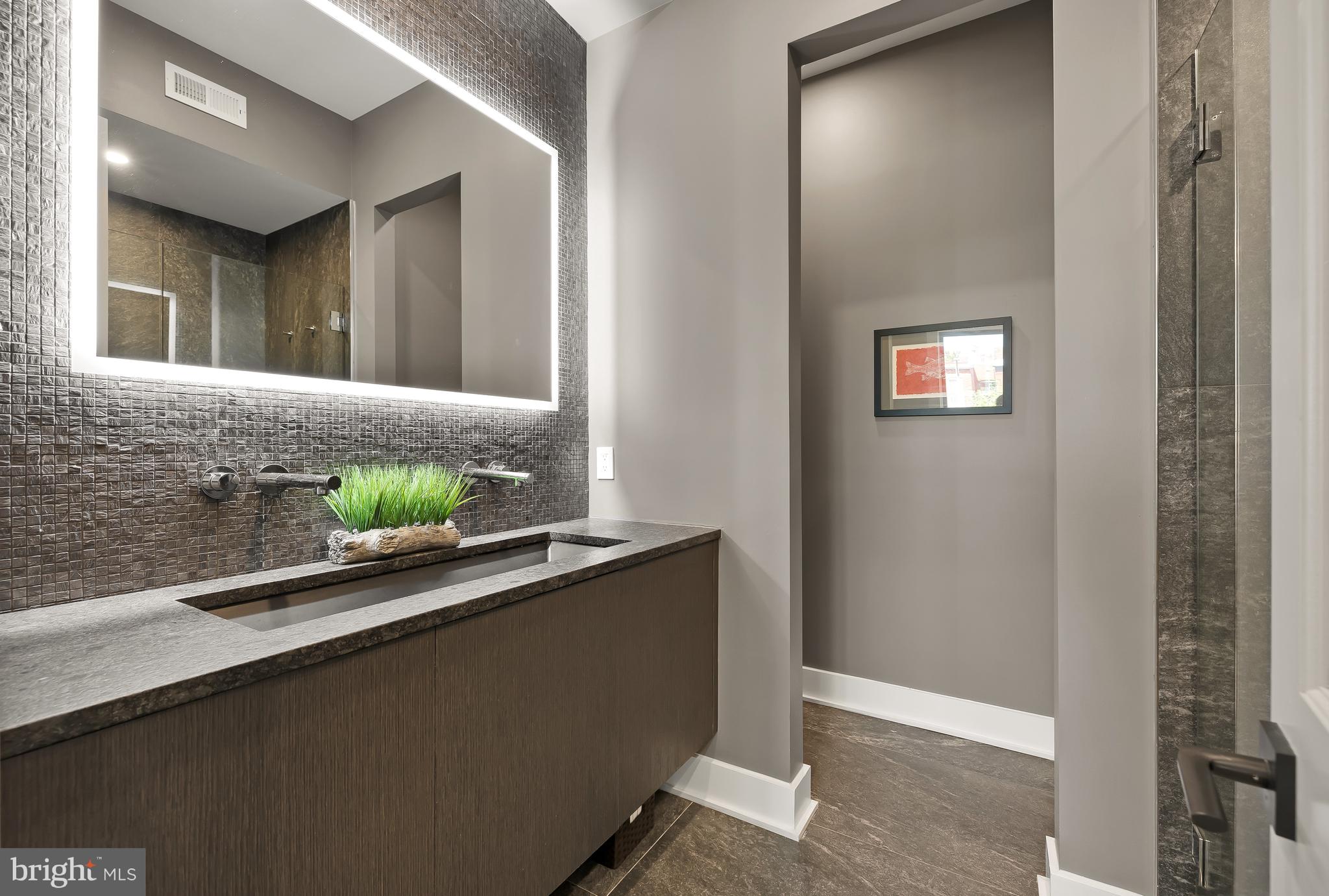 LOGAN CIRCLE - Residential