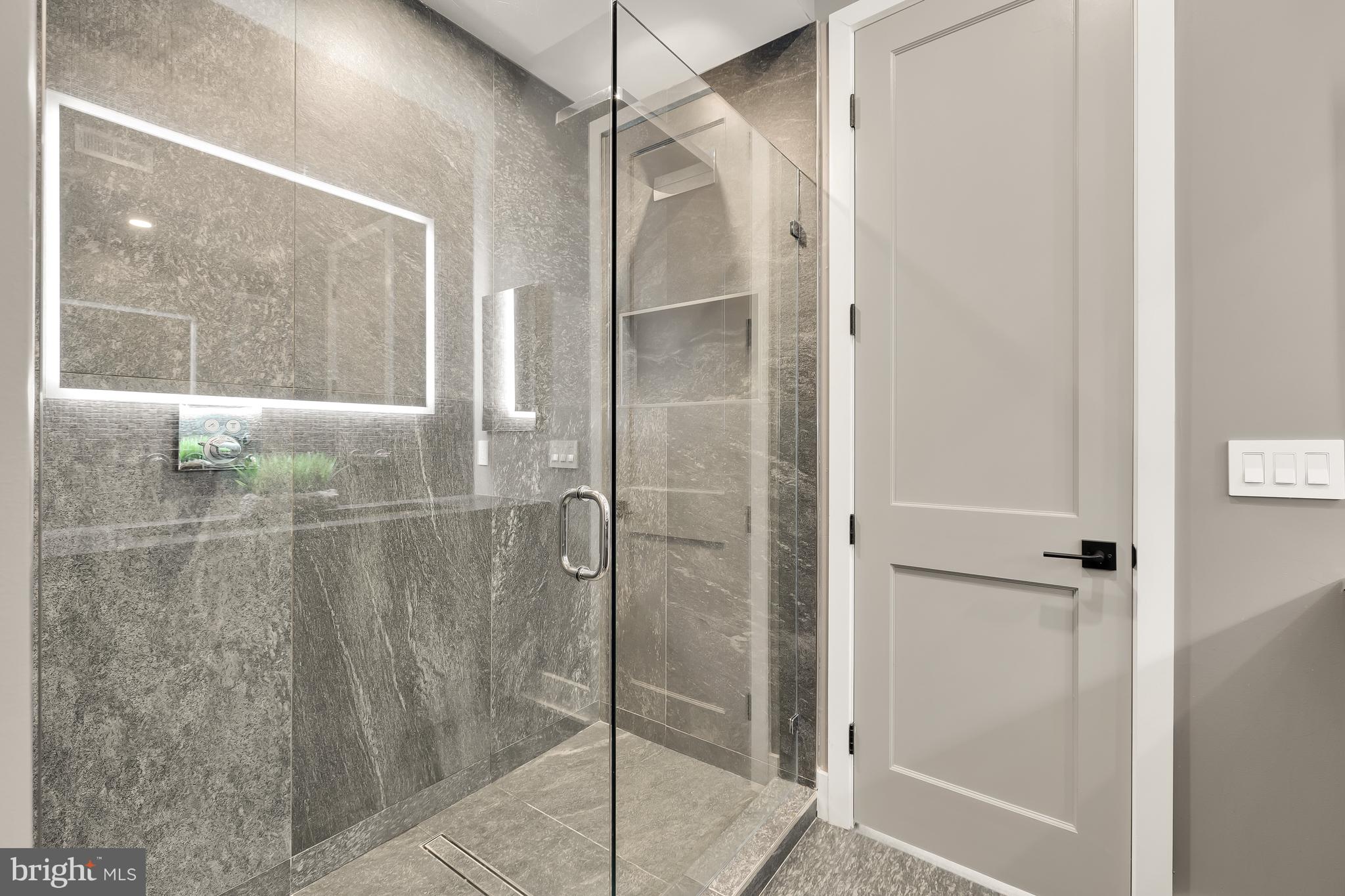 LOGAN CIRCLE - Residential