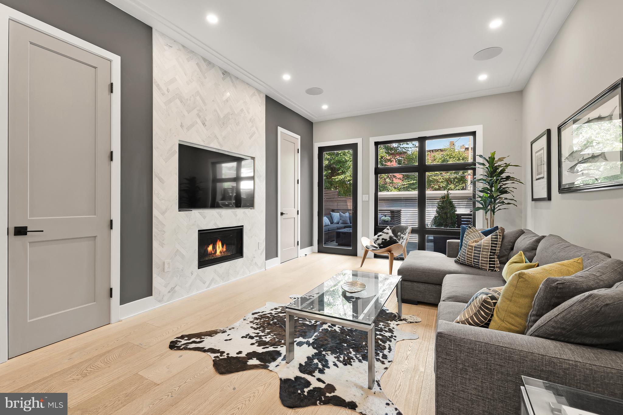 LOGAN CIRCLE - Residential