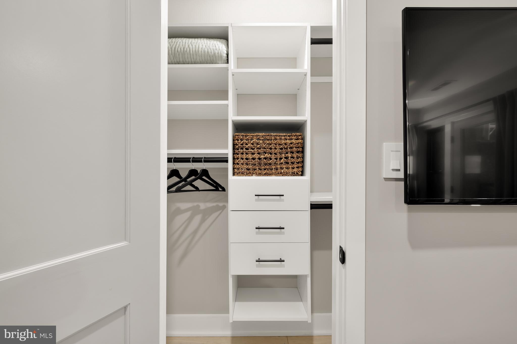 LOGAN CIRCLE - Residential