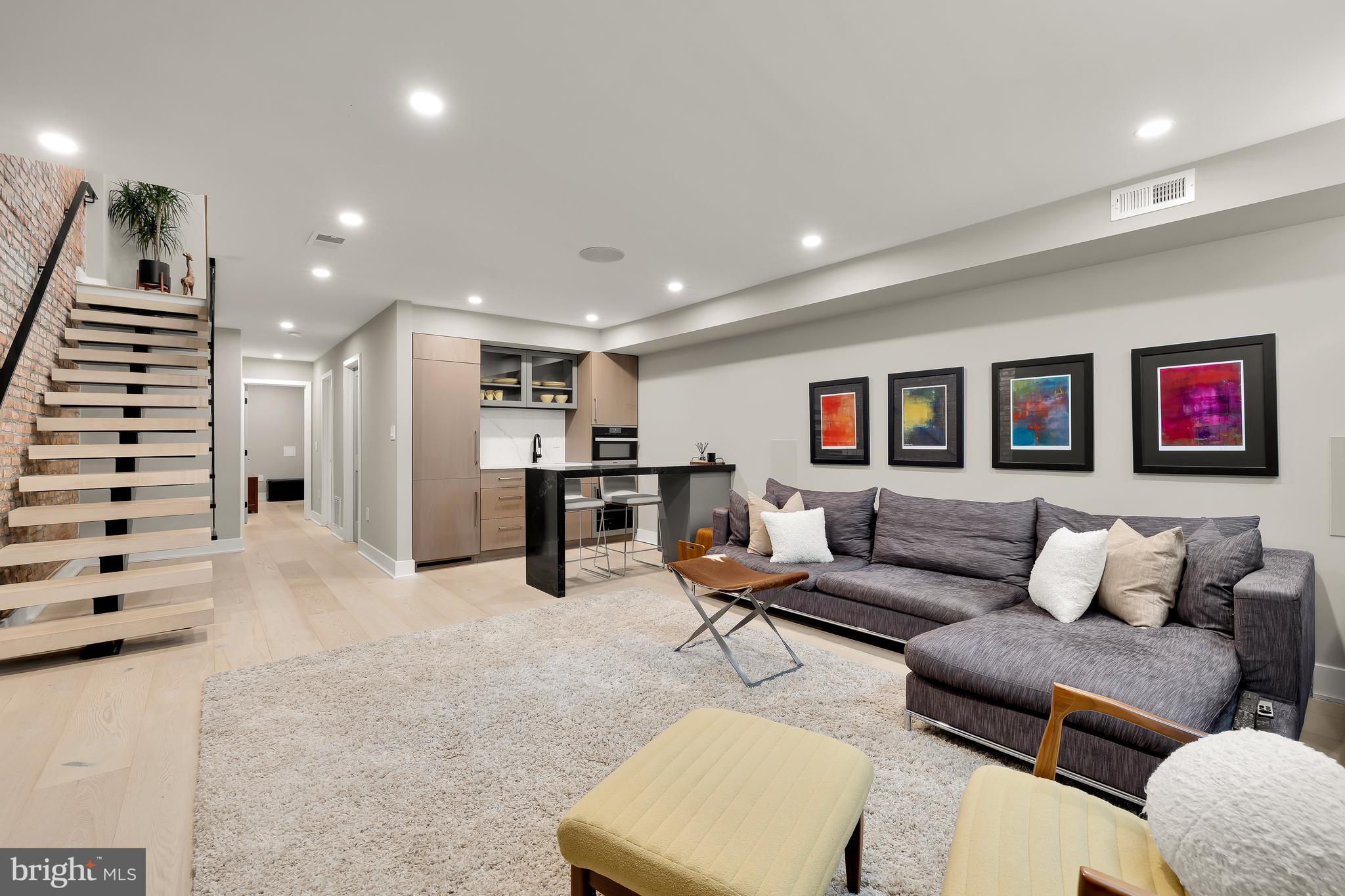 LOGAN CIRCLE - Residential