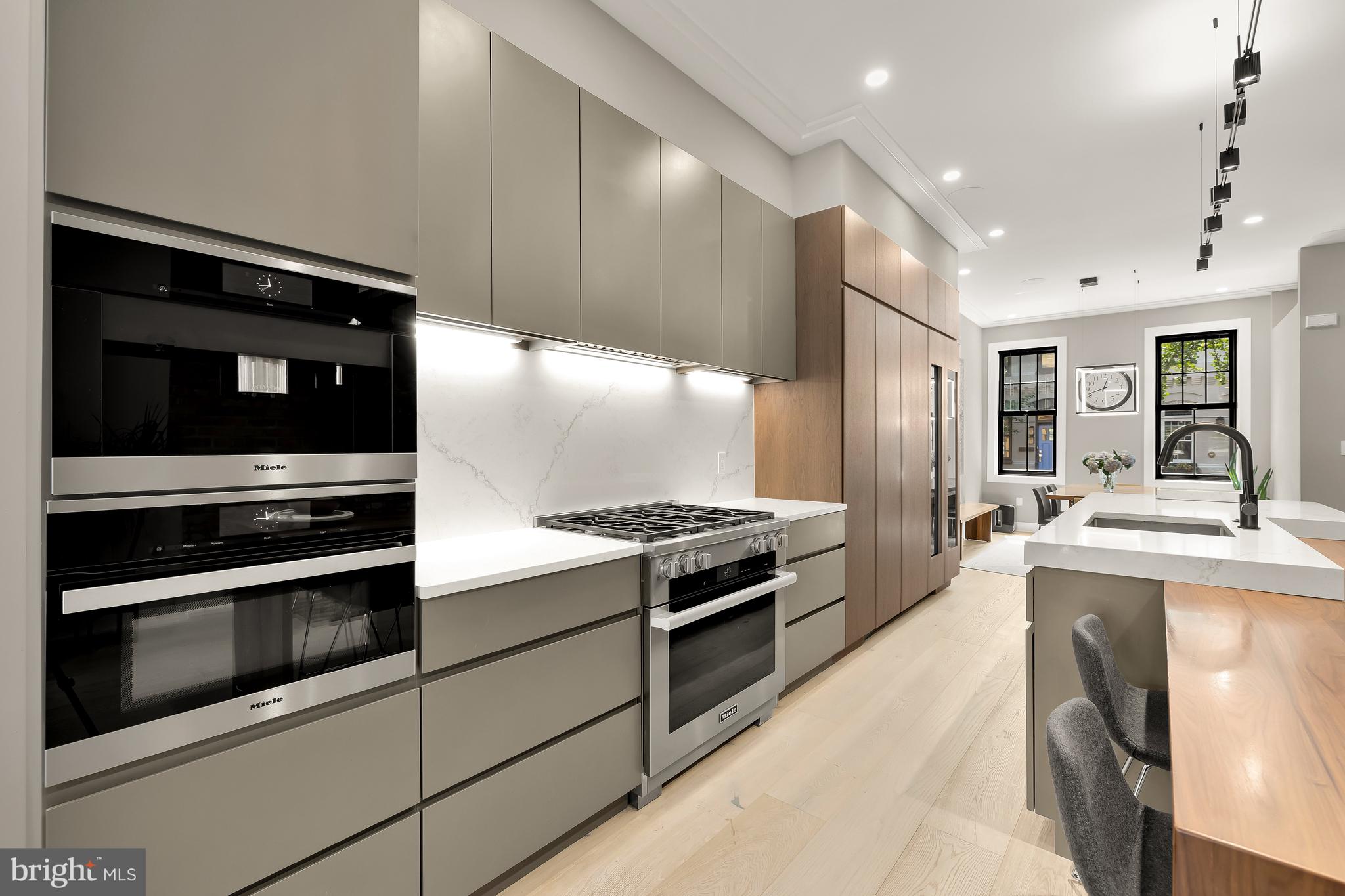 LOGAN CIRCLE - Residential