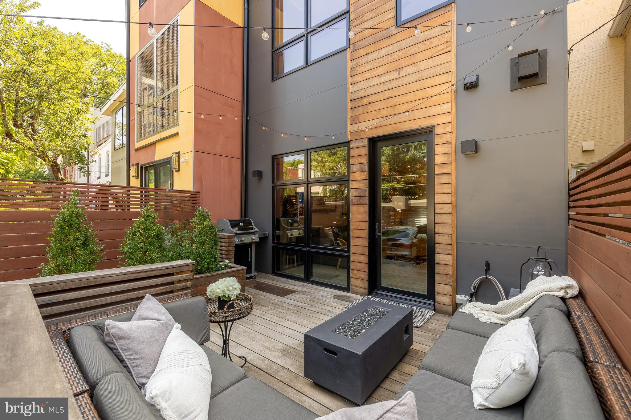 LOGAN CIRCLE - Residential