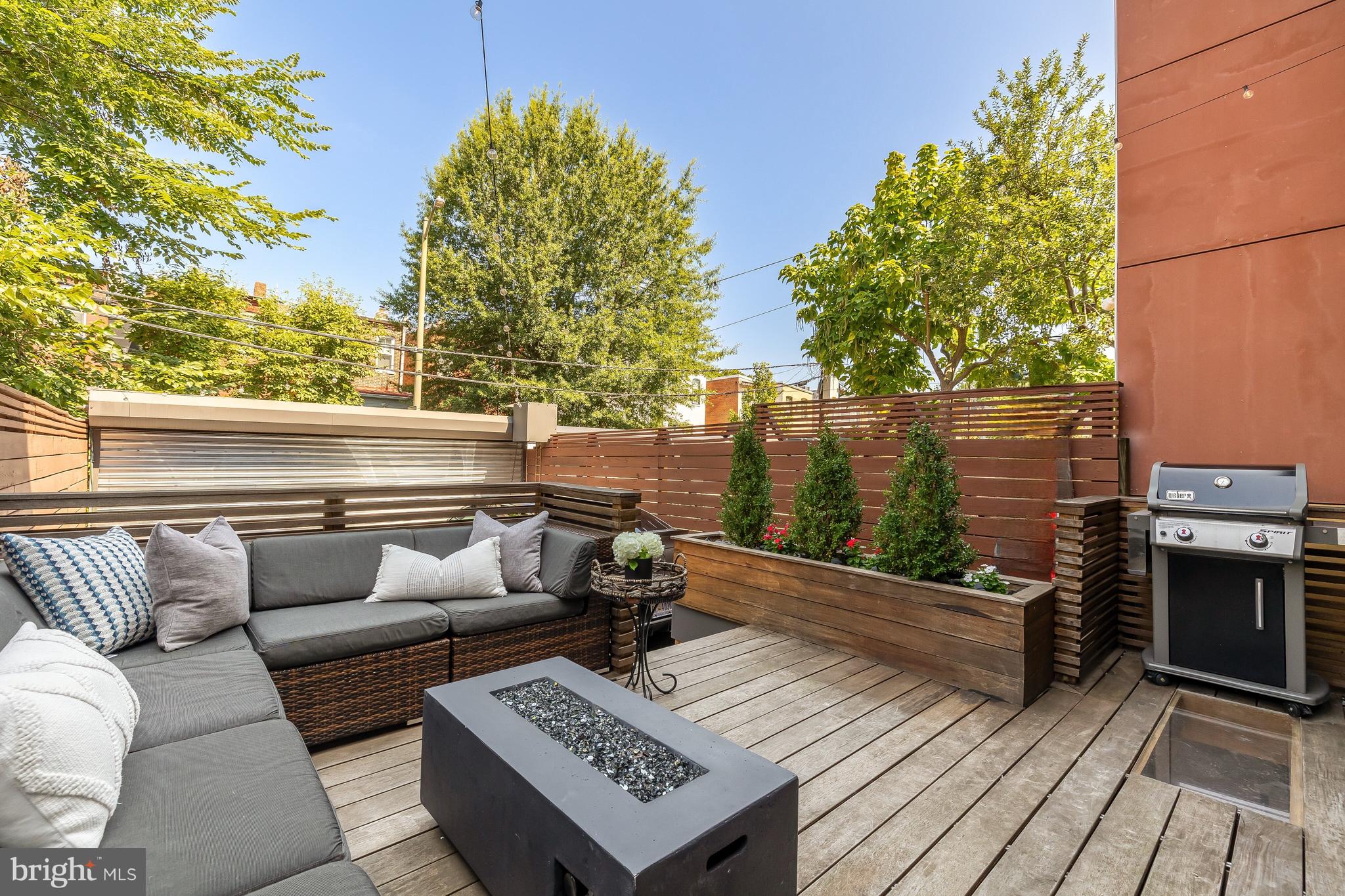 LOGAN CIRCLE - Residential