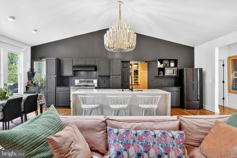 Photo of 339 Piedmont Avenue, WASHINGTON, VA 22747 (MLS # VARP2002618)