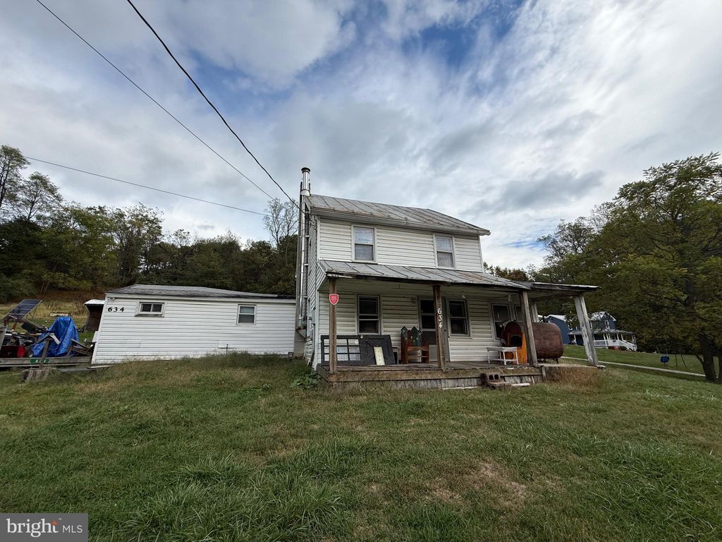 Photo of 634 Lewisberry Road, NEW CUMBERLAND, PA 17070 (MLS # PAYK2092574)