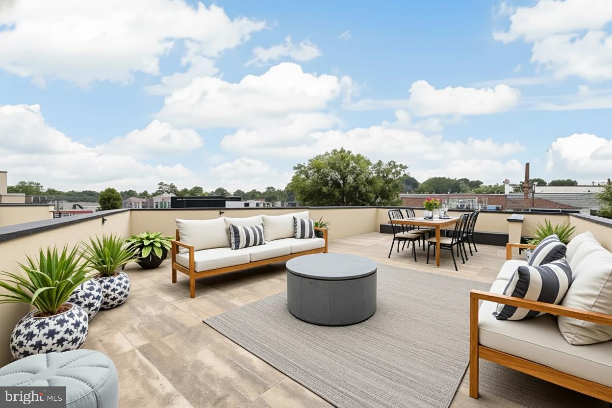 1810 CENTRAL PLACE NE 2