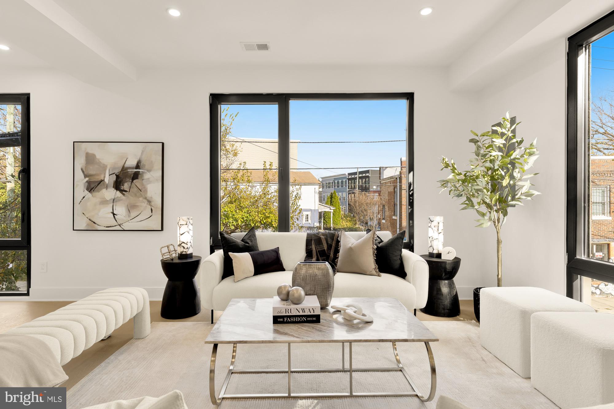 1810 CENTRAL PLACE NE 2