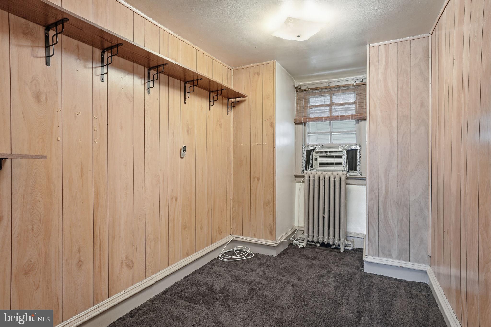 VILLAGE GREEN - Residential