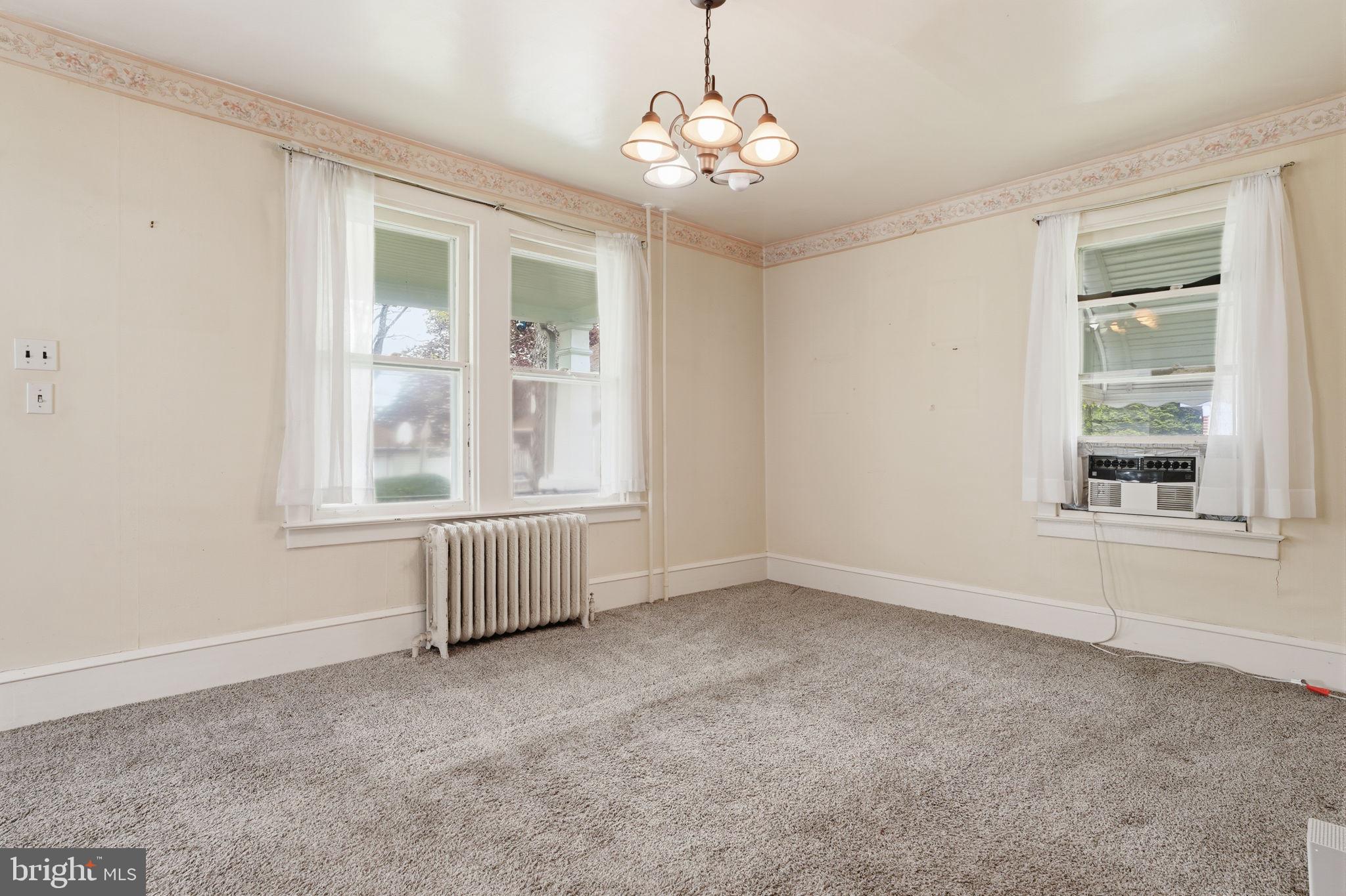 VILLAGE GREEN - Residential