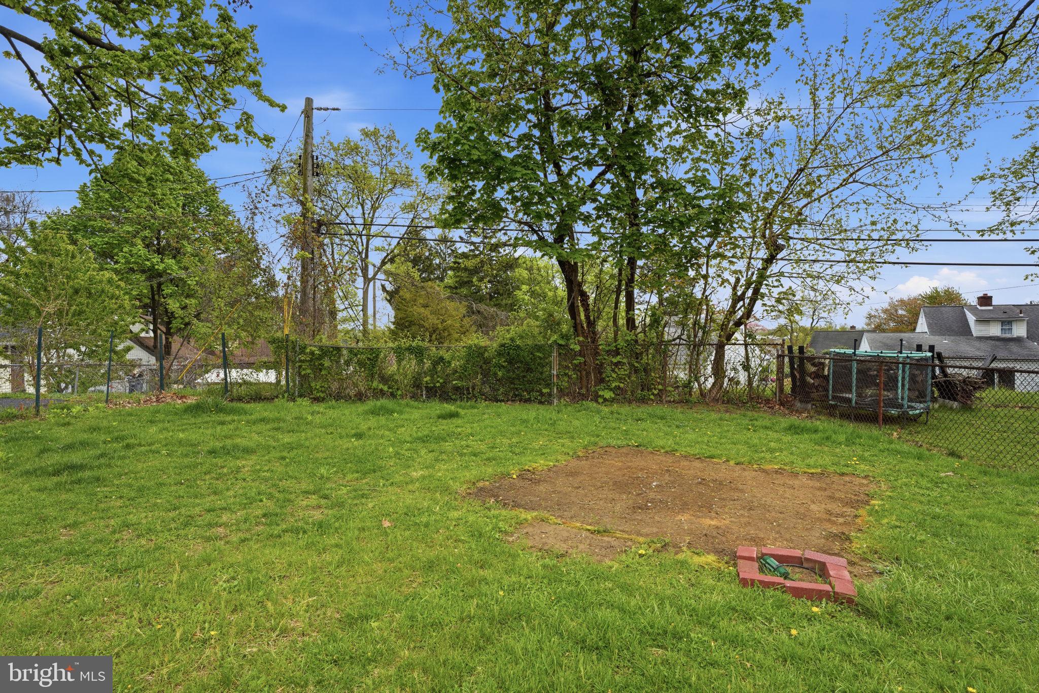 VILLAGE GREEN - Residential