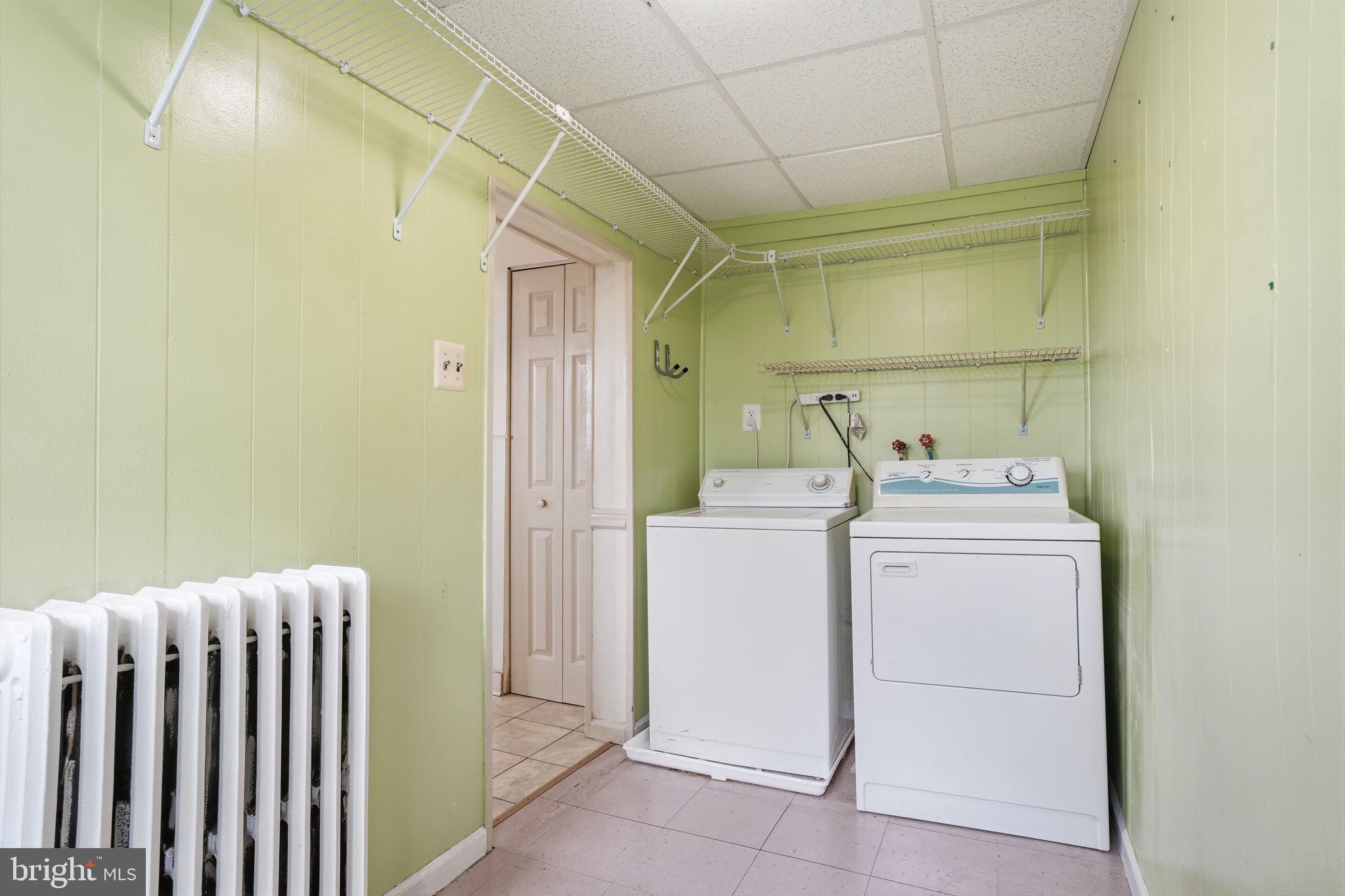 VILLAGE GREEN - Residential