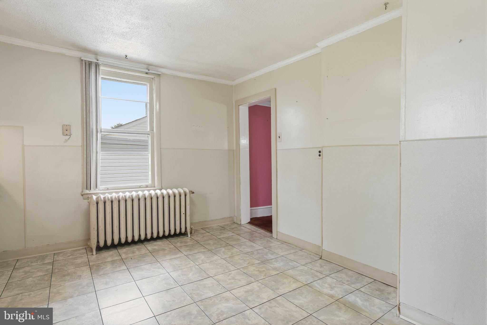 VILLAGE GREEN - Residential