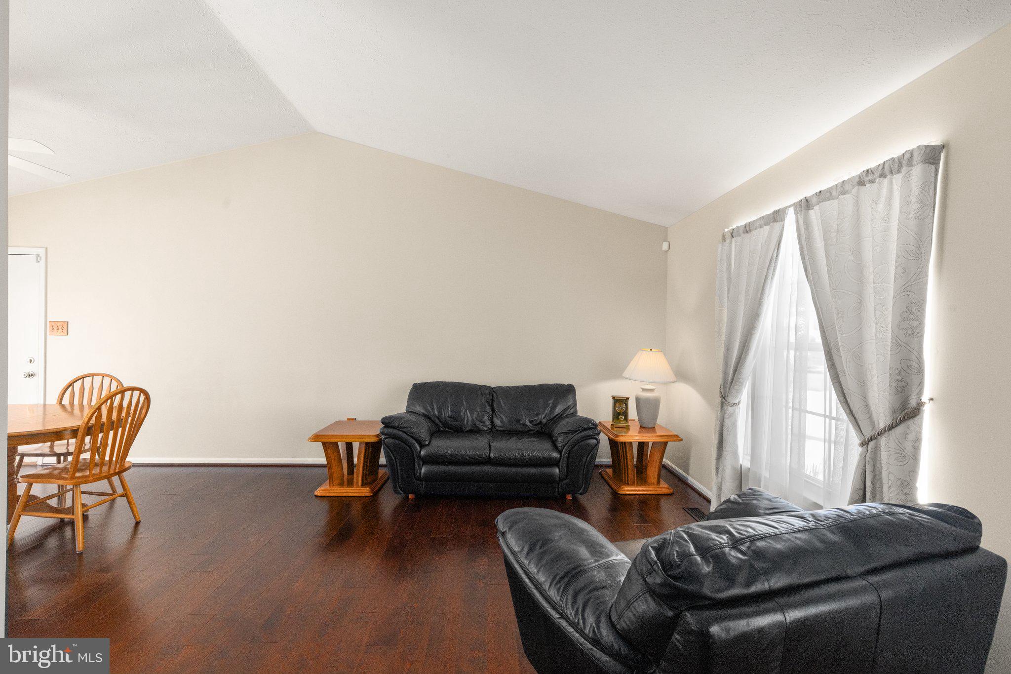3207 GRINDLE COURT