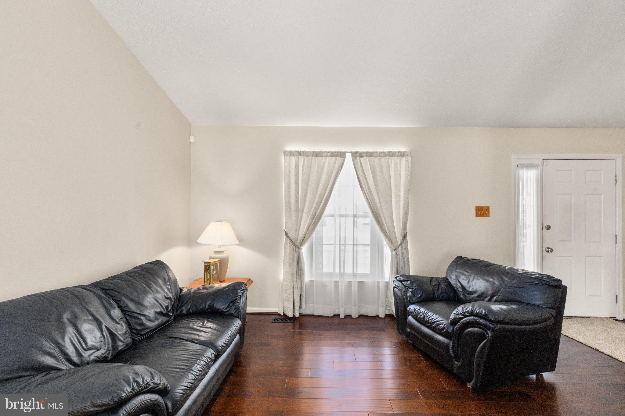 3207 GRINDLE COURT