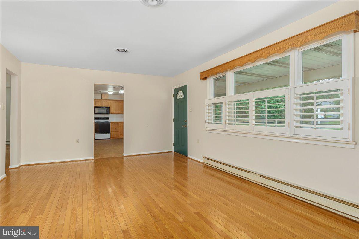 WOLFSVILLE - Residential