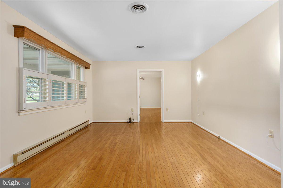 WOLFSVILLE - Residential