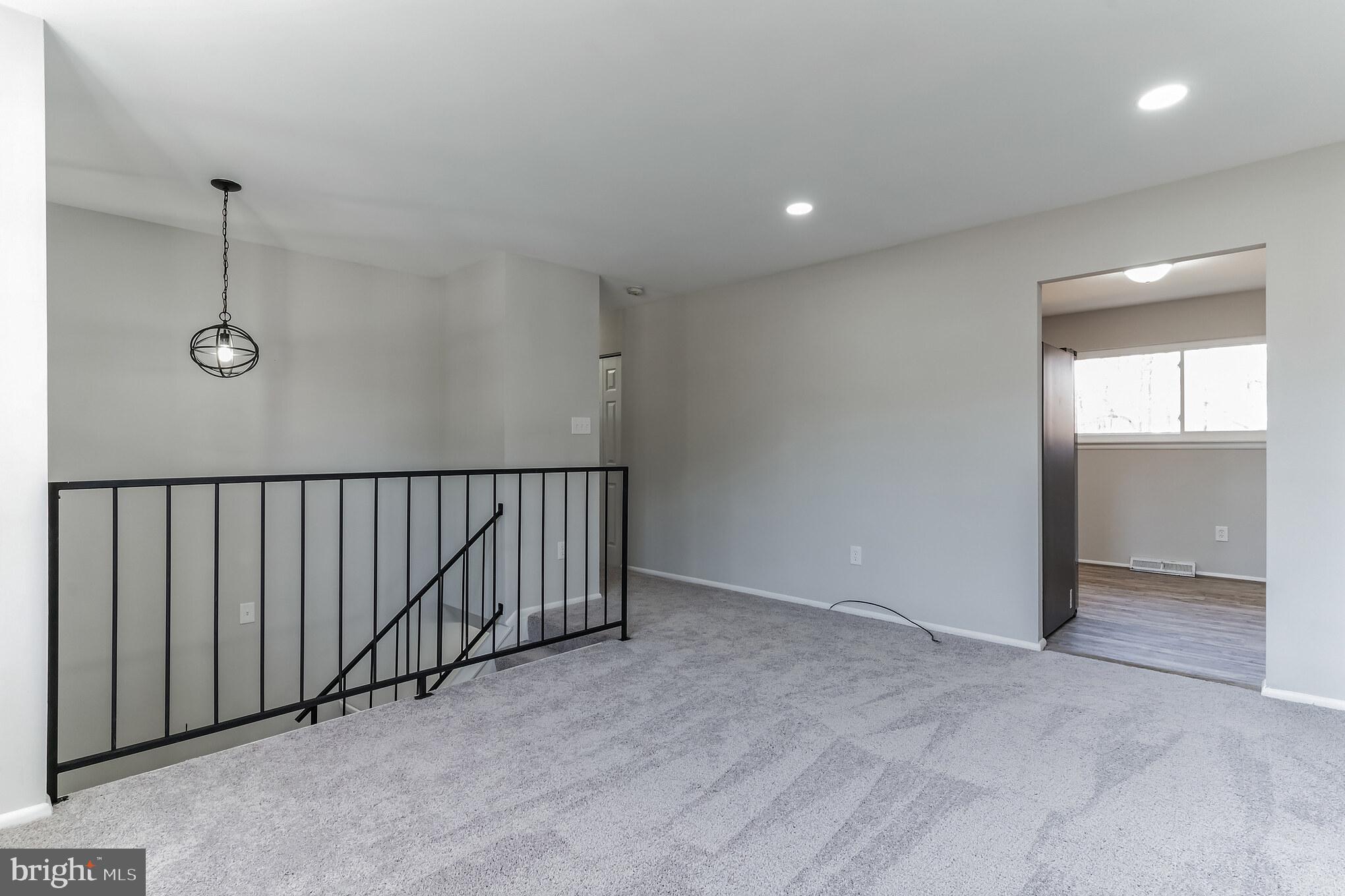 POMFRET ESTATES - Residential