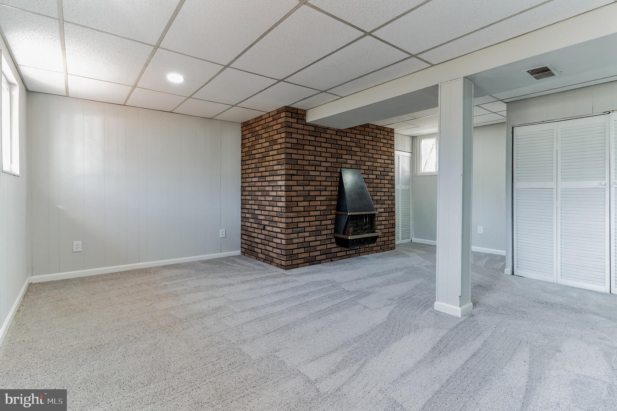 POMFRET ESTATES - Residential