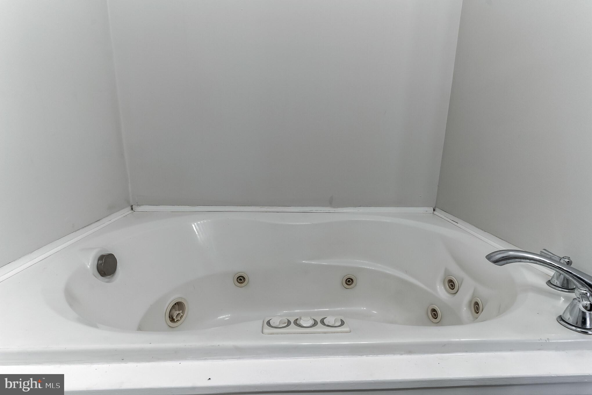 POMFRET ESTATES - Residential