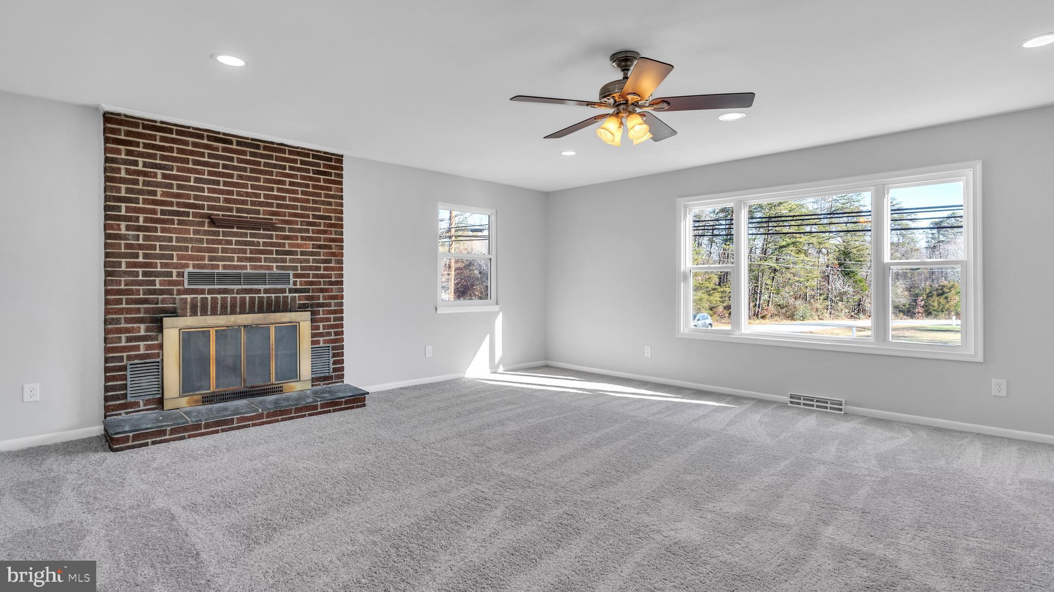 POMFRET ESTATES - Residential