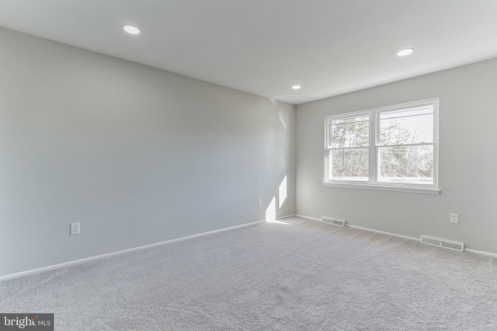 POMFRET ESTATES - Residential