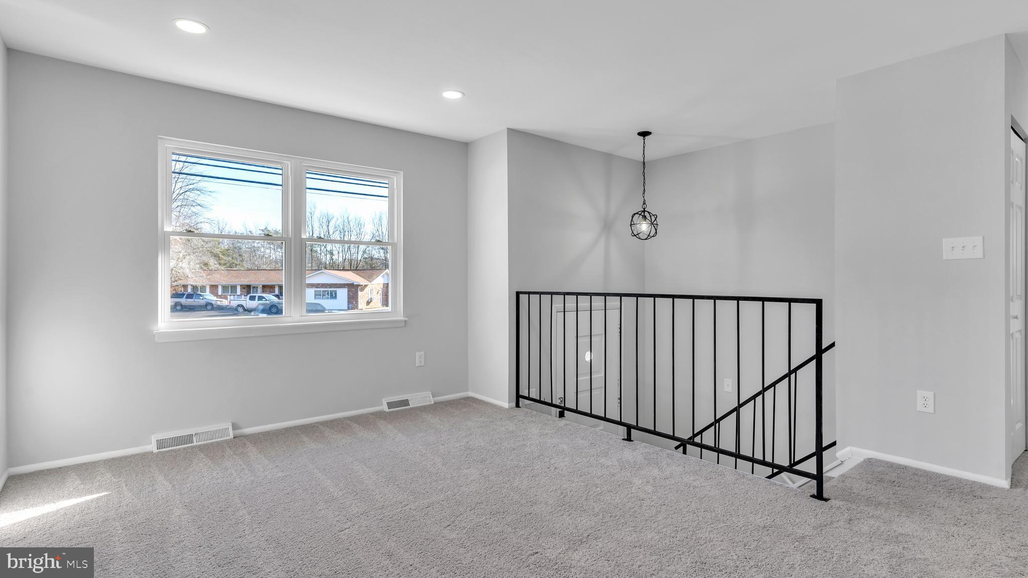 POMFRET ESTATES - Residential