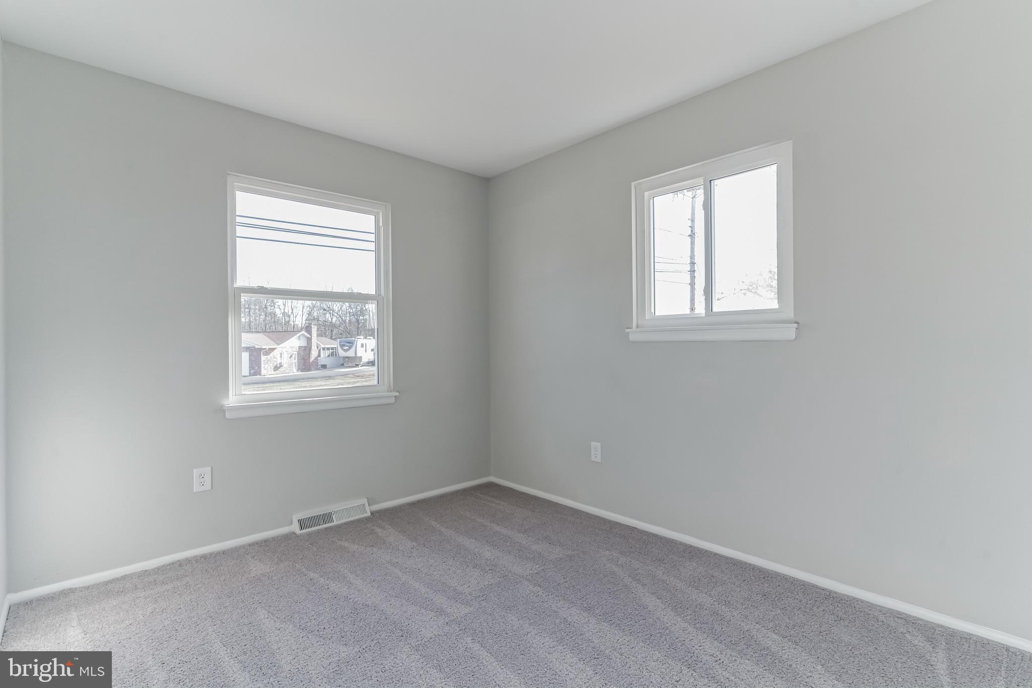 POMFRET ESTATES - Residential