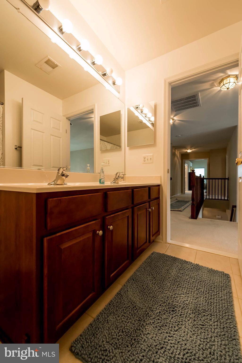 SARATOGA HUNT - Residential