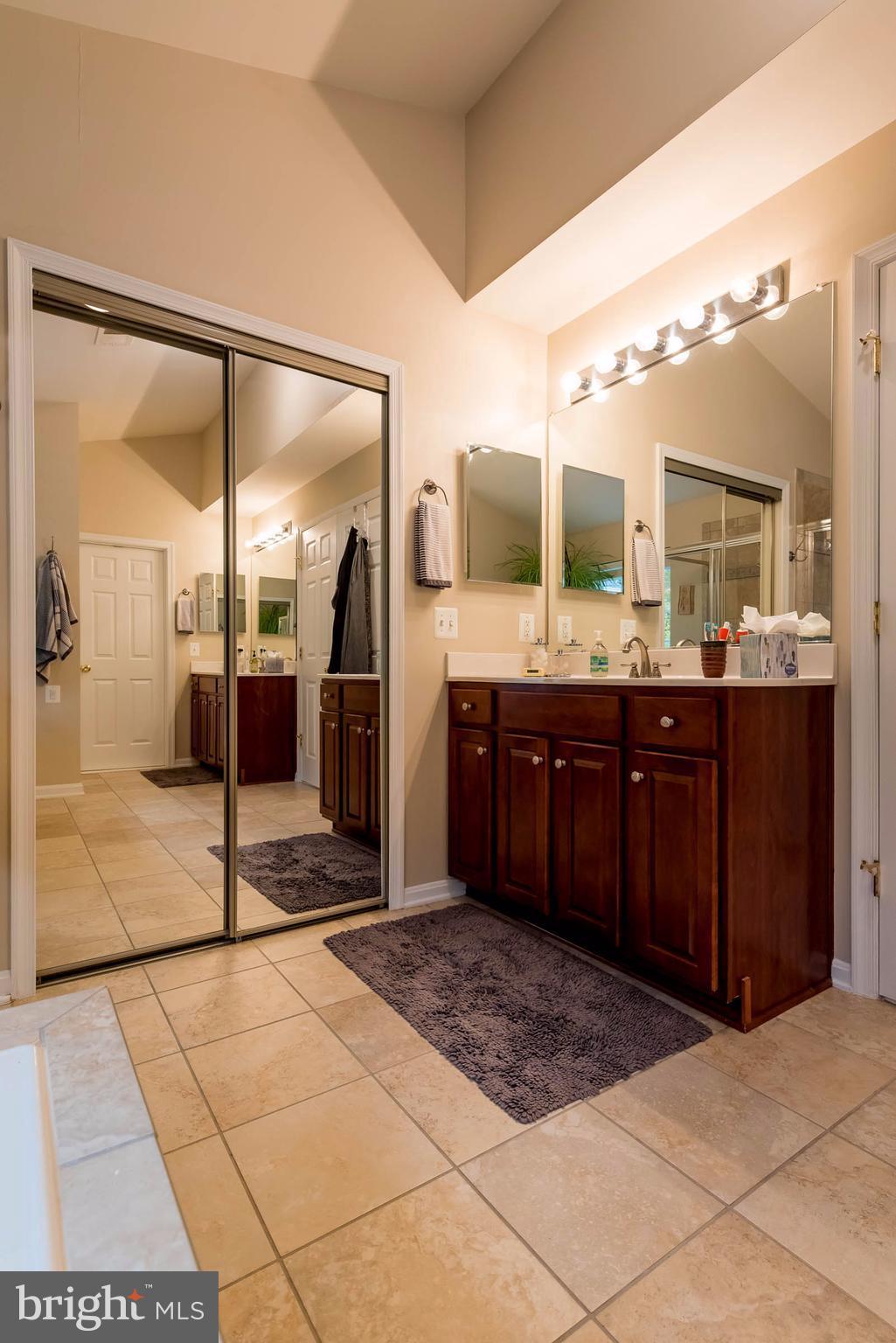 SARATOGA HUNT - Residential