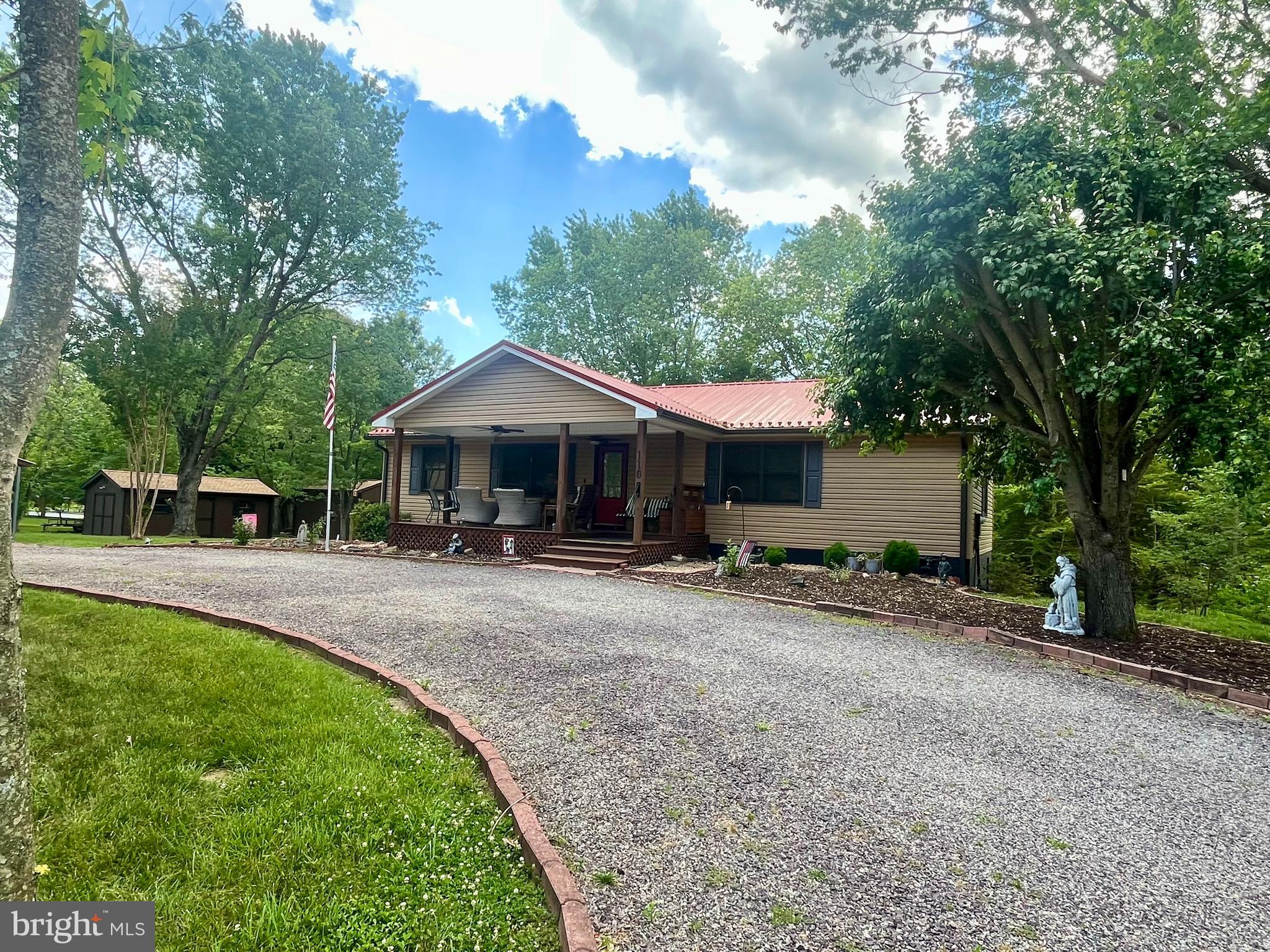 110 PATRICK HENRY DR