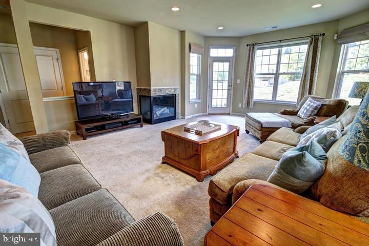 KIMMITT PROPERTY - Residential Lease