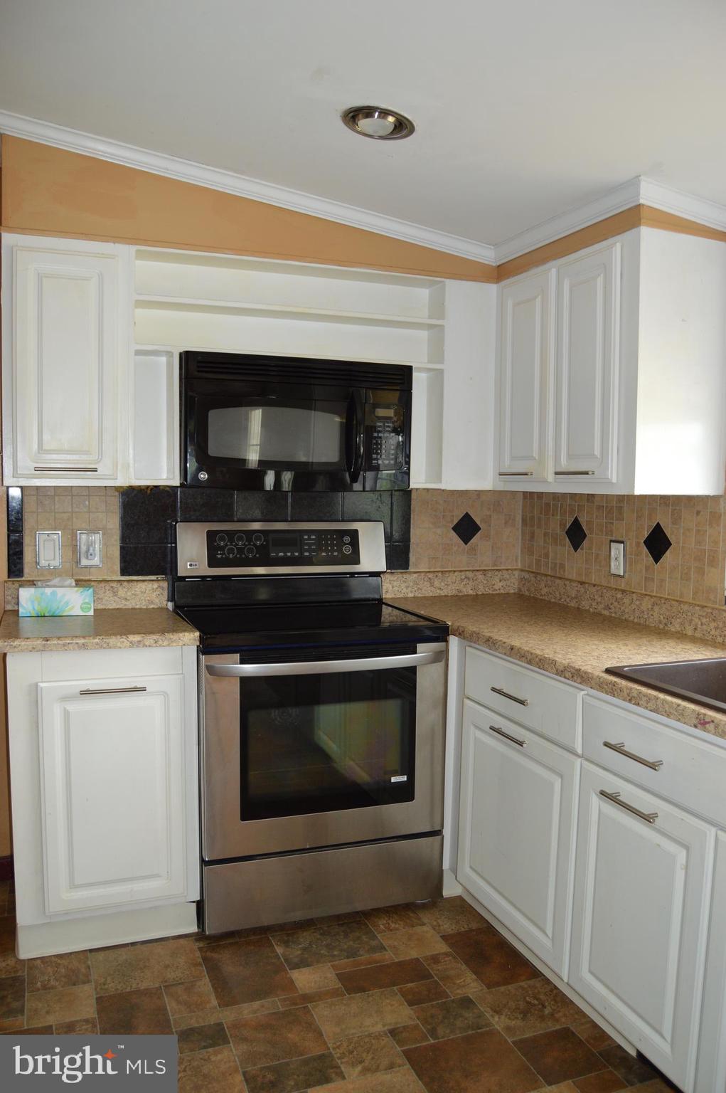VICTORIA MANOR ESTATES - Residential