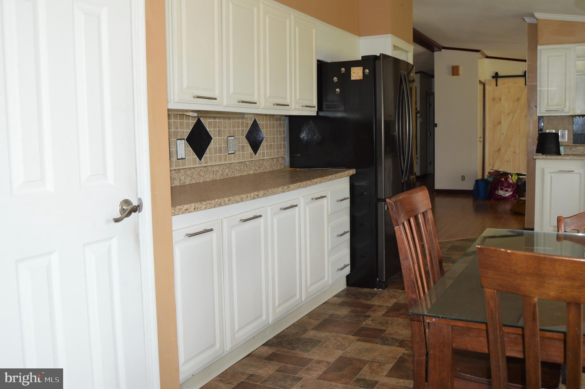 VICTORIA MANOR ESTATES - Residential