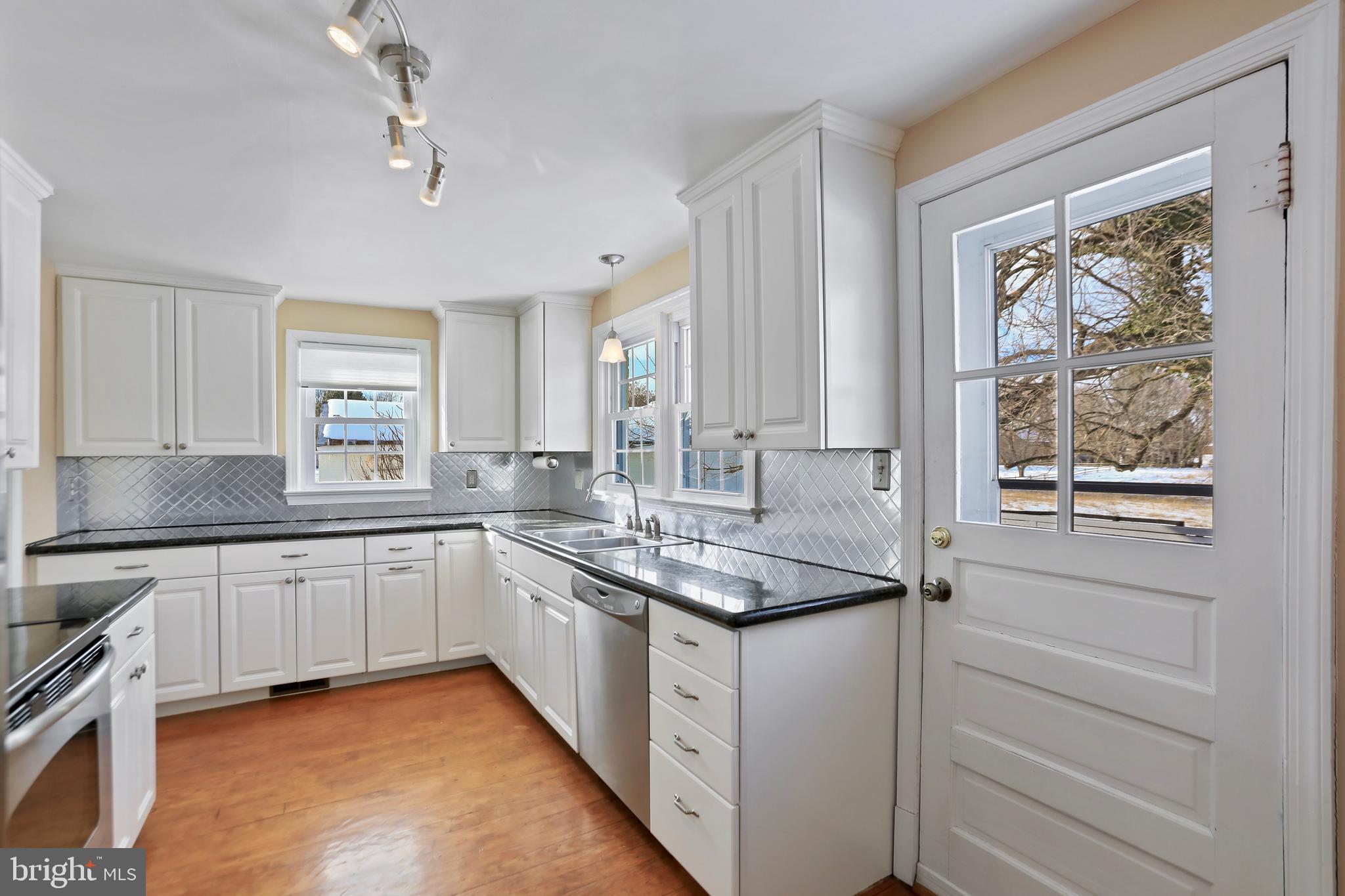 TOWN OF HAMILTON - Residential