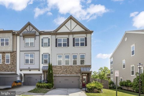 Townhouse For Sale - 7 Coulter Lane<br/> STAFFORD, VA 22554