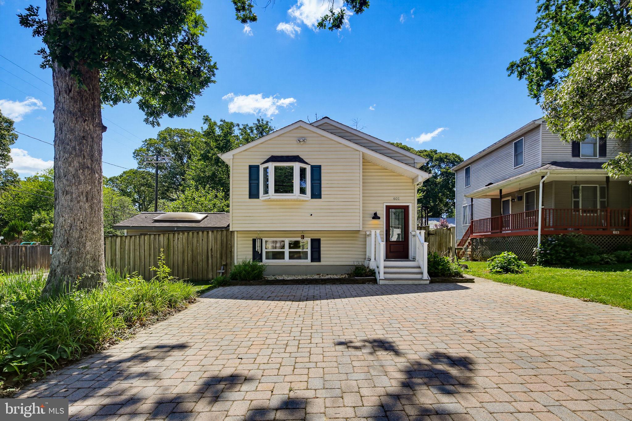 601 CENTER DRIVE