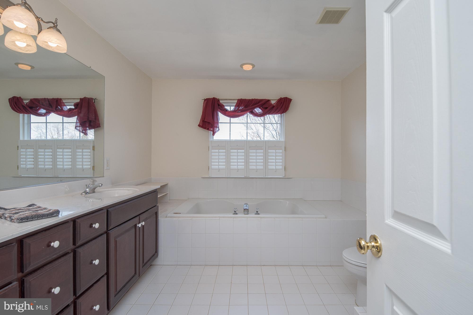 WILLOW POND - Residential