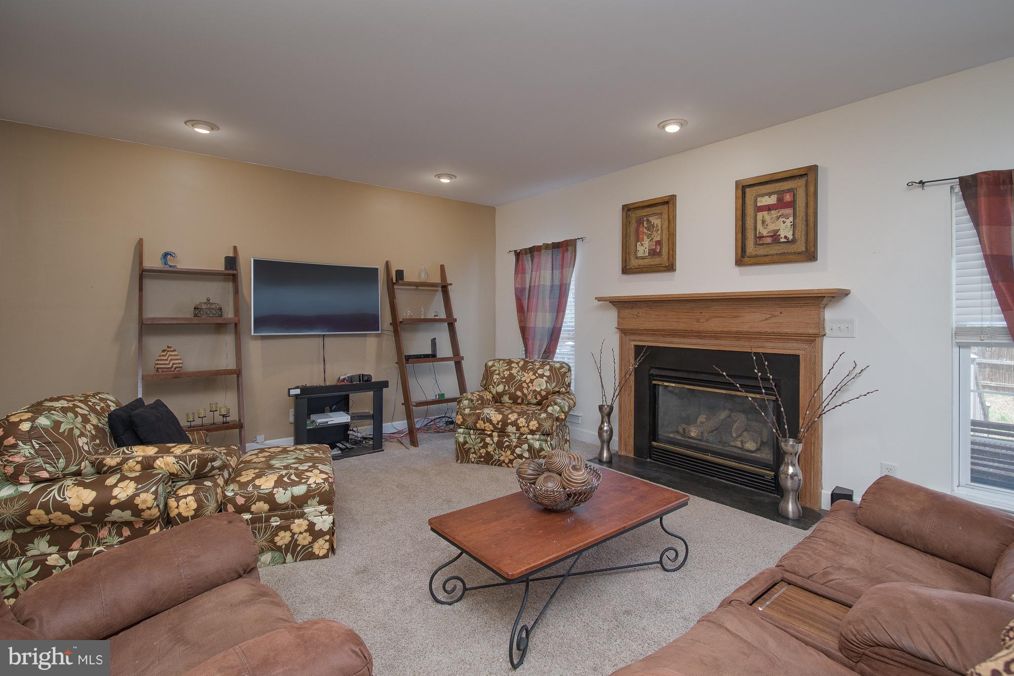 WILLOW POND - Residential