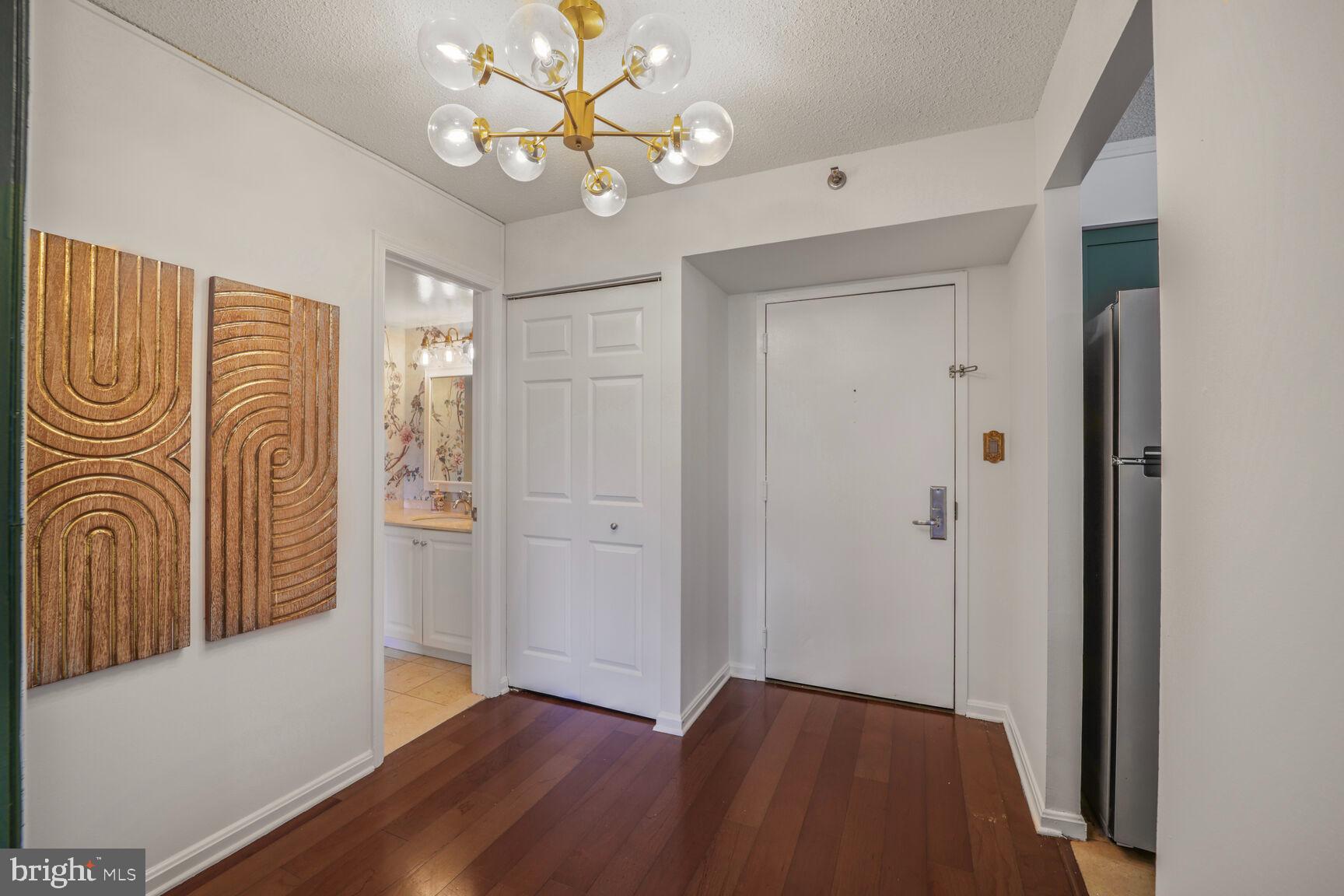 10101 GROSVENOR 215